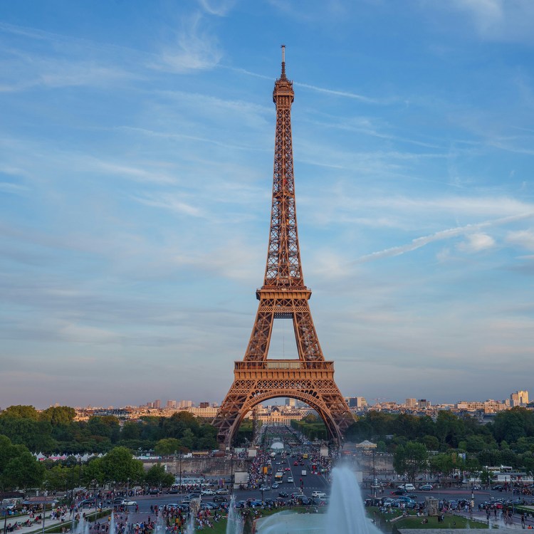 Best Ways to Travel Between Paris Neighbourhoods Efficiently